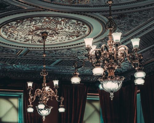 Lampa wisząca Avina Wing – nowoczesny dodatek do wnętrz