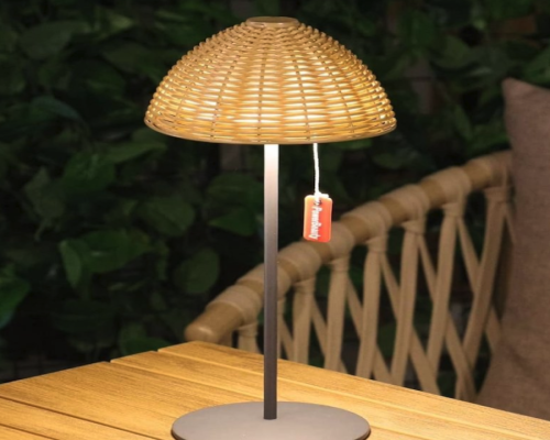 Lampy stołowe z możliwością ładowania